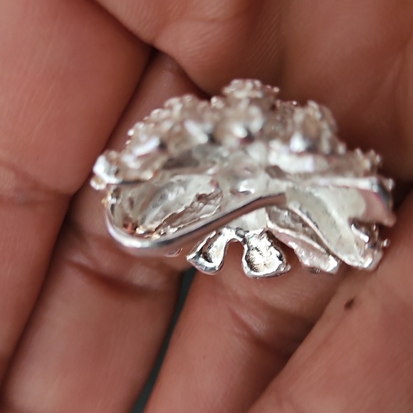 Vintage Elegant Silver Melted Crystalized Floral Pendant - Picture 4 of 6